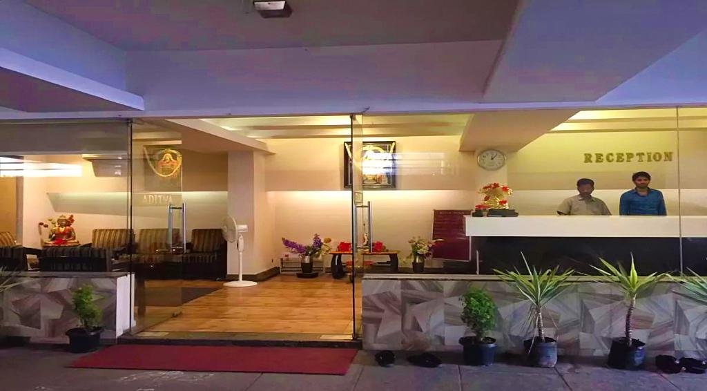 Aditya Palace Hotel Rājahmundry Buitenkant foto