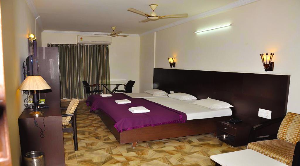 Aditya Palace Hotel Rājahmundry Buitenkant foto